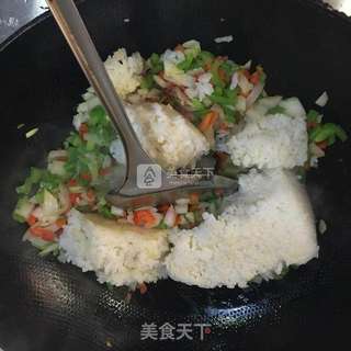 剩饭的逆袭-五彩炒饭的做法步骤:3