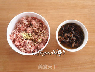 榛蘑猪肉馅饺子的做法步骤:2