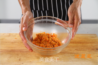 胡萝卜肉松面包的做法步骤:8