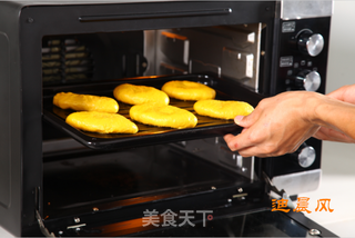 胡萝卜肉松面包的做法步骤:13
