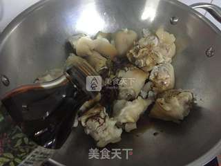 萝卜花生猪蹄煲的做法步骤:3