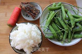 老鹅干巴炒饭的做法步骤：1