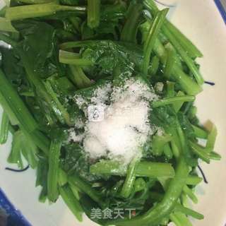 菠菜拌腰果的做法步骤:5