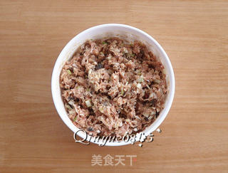 榛蘑猪肉馅饺子的做法步骤:4