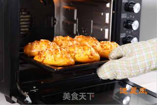 胡萝卜肉松面包的做法步骤:17