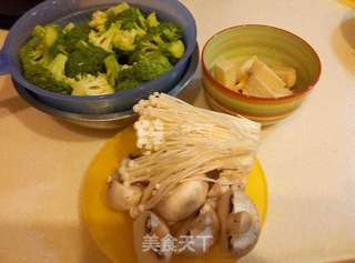养身山珍鸡腿卷的做法步骤:4