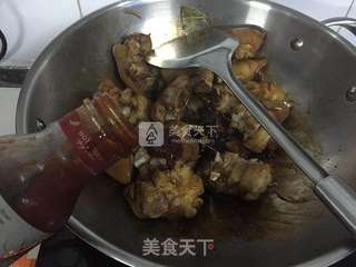 萝卜花生猪蹄煲的做法步骤:4
