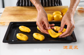 胡萝卜肉松面包的做法步骤:12