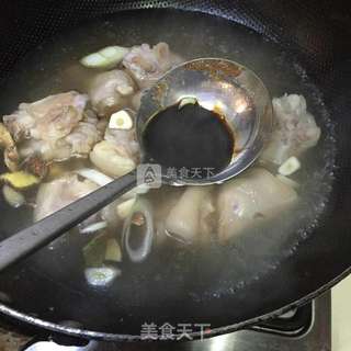 红烧猪蹄的做法步骤：5