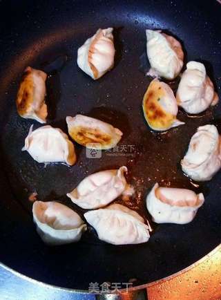 香煎速冻香菇饺的做法步骤:2