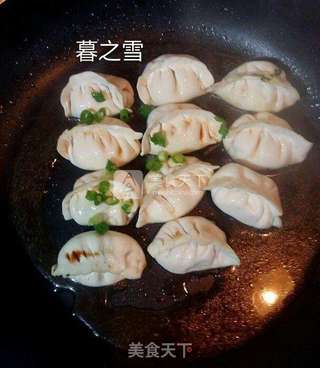 香煎速冻香菇饺的做法步骤:4