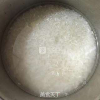 蛋花粥的做法步骤：1