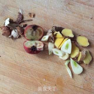 红烧猪蹄的做法步骤：2