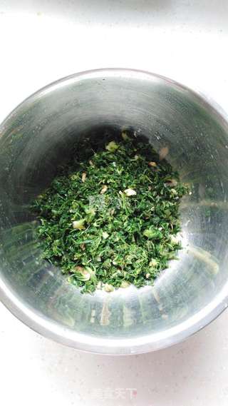 荠菜白菜猪肉水饺的做法步骤:2