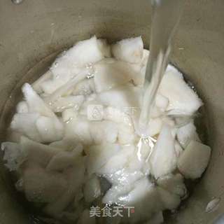 冰糖银耳炖雪梨的做法步骤：5