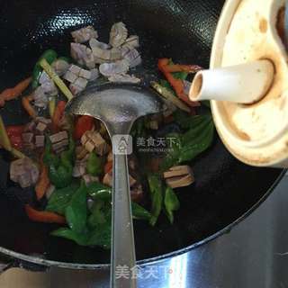 双椒炒腰花的做法步骤:9
