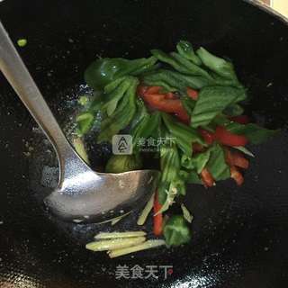 双椒炒腰花的做法步骤:6