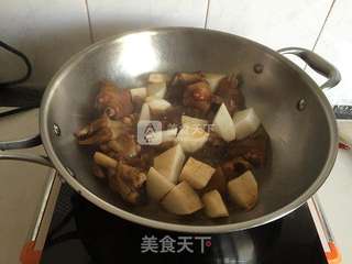 白萝卜焖羊蹄的做法步骤:9