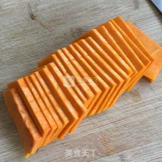 南瓜小米粥的做法步骤:2