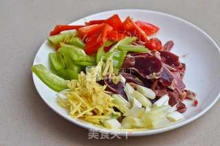嫩姜炒鸡杂的做法步骤:2