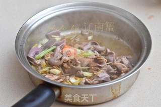 嫩姜炒鸡杂的做法步骤:4