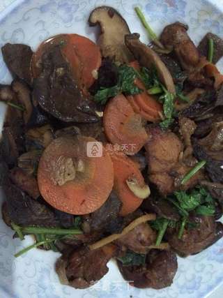 鸡肉炖双菇的做法步骤:5