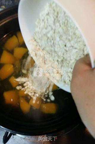 南瓜燕麦牛奶粥的做法步骤:3