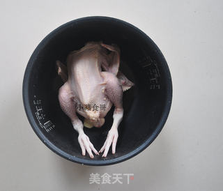 五谷养生参鸡汤的做法步骤:4