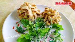 蚝油椒盐菊花卷的做法步骤:17