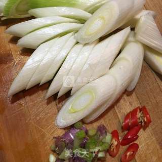 大葱爆肉片的做法步骤:3