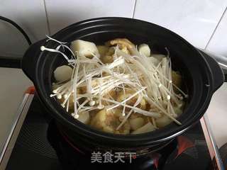 山药母鸡菌菇煲的做法步骤:6