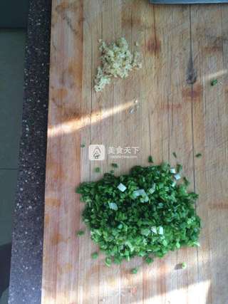 小葱鲜肉包的做法步骤:4