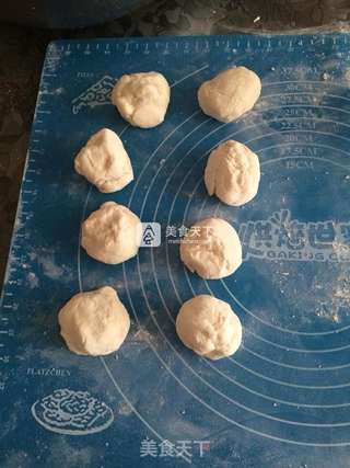 小葱鲜肉包的做法步骤:8