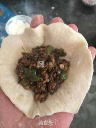 香辣芽菜包的做法步骤:10