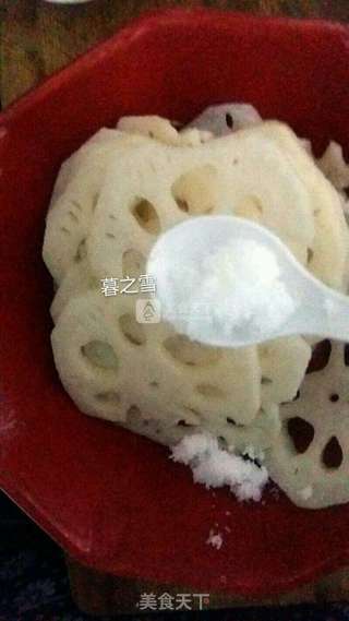 凉拌藕片的做法步骤:3