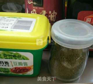 肉末豆腐酸菜粉丝煲的做法步骤:2