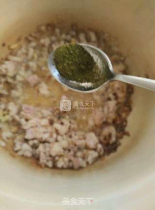 肉末豆腐酸菜粉丝煲的做法步骤:5
