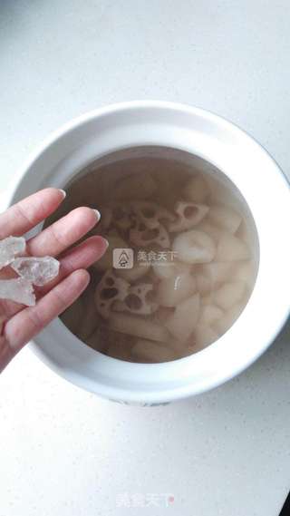 清肺润燥~~雪梨荸荠莲藕汤的做法步骤:4