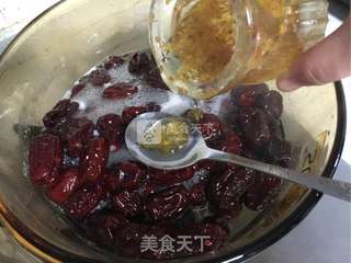 桂花蜜汁红枣的做法步骤:4