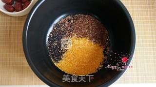 杂粮红枣粥的做法步骤:3