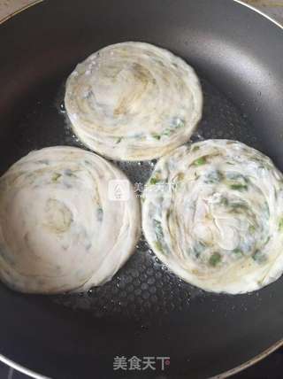 酥脆葱油饼的做法步骤:10