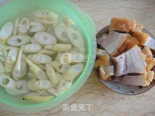 红烧竹笋走油肉的做法步骤:3