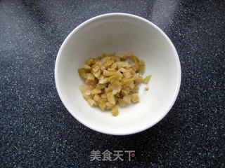 鲜香汤米线:一把虾皮 秒变高汤的做法步骤:5