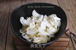 红枣南瓜百合甜汤的做法步骤:3