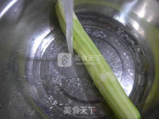 雪菜蚕豆夜开花羹的做法步骤：2