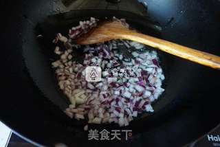 电饭煲香肠杂蔬煲仔饭的做法步骤:3