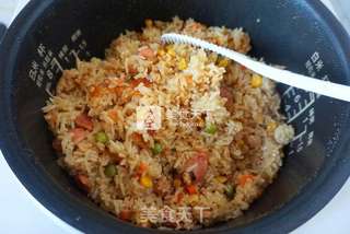 电饭煲香肠杂蔬煲仔饭的做法步骤:7