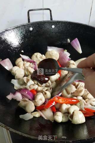 红烧肥肠的做法步骤:12