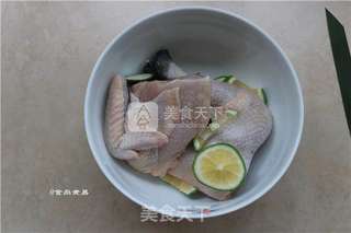 姜葱砂锅鸡的做法步骤:3