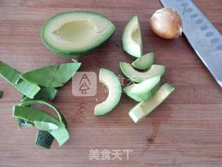 牛油果虾仁沙拉的做法步骤:5
